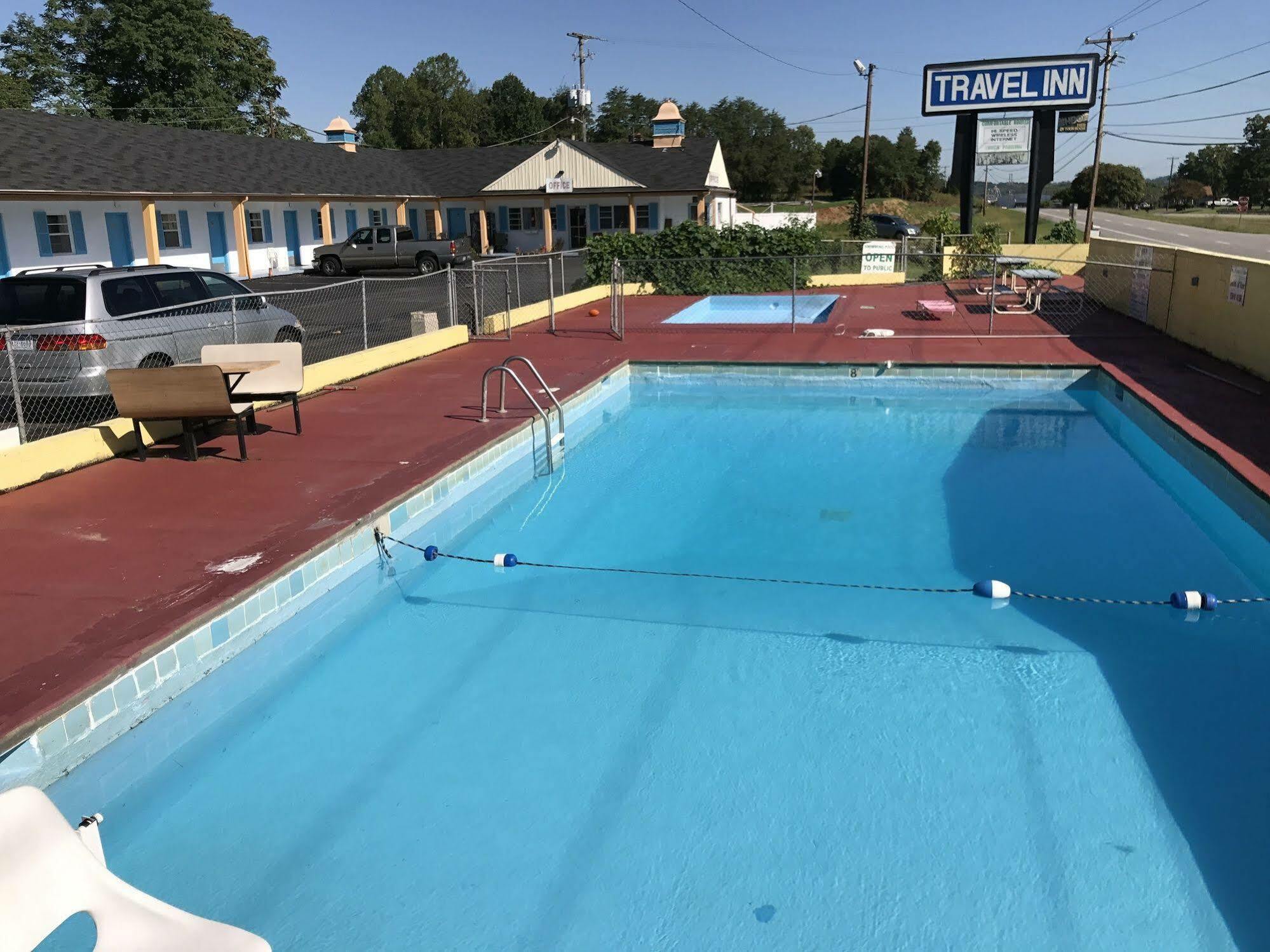 Travel Inn Martinsville Exterior foto